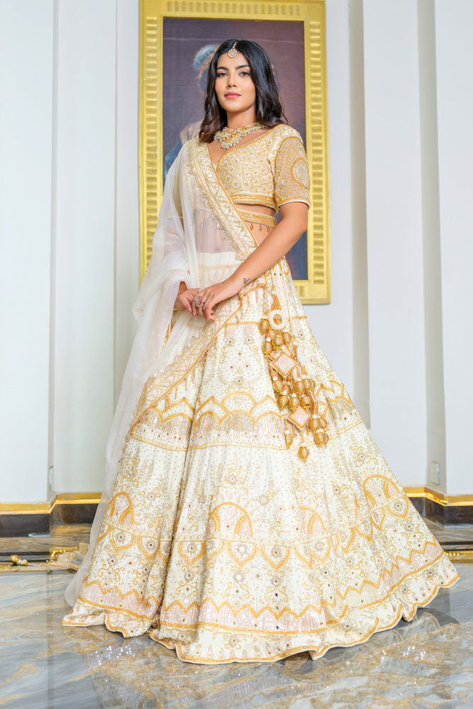 Load image into Gallery viewer, Golden Love Monarch