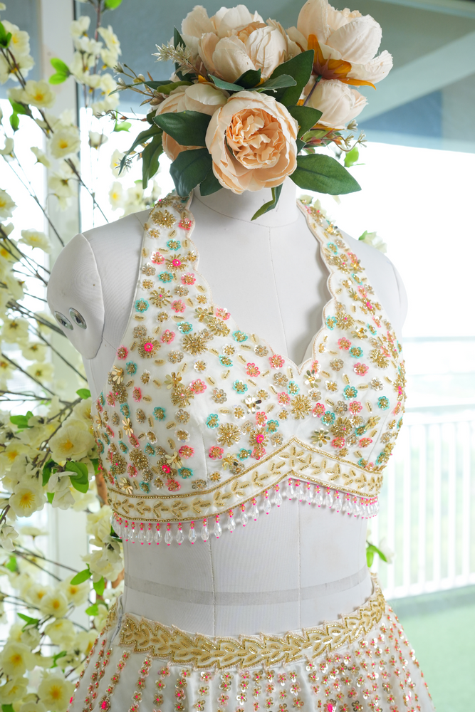 Load image into Gallery viewer, Frostblossom