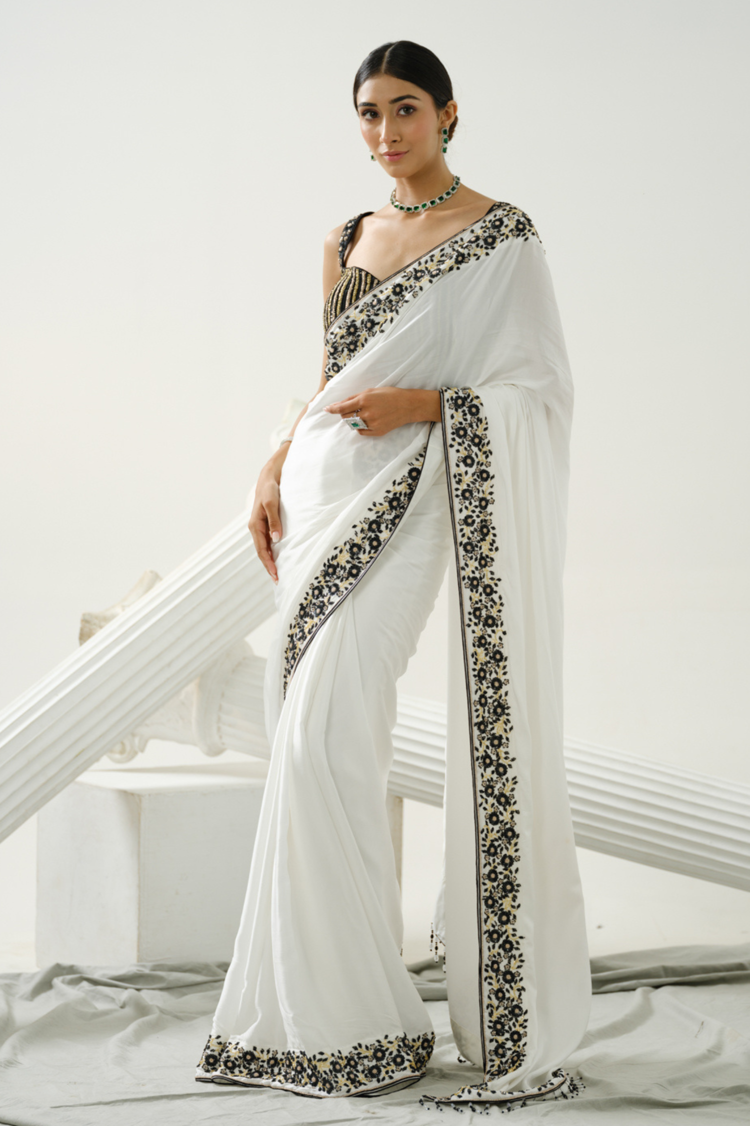 The Timelessness of the Classic Indian Saree — Delectable Destinations