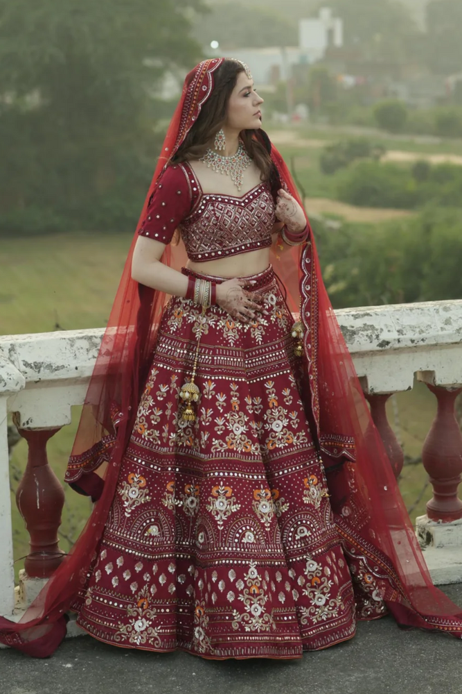 Load image into Gallery viewer, FALAK LEHENGA
