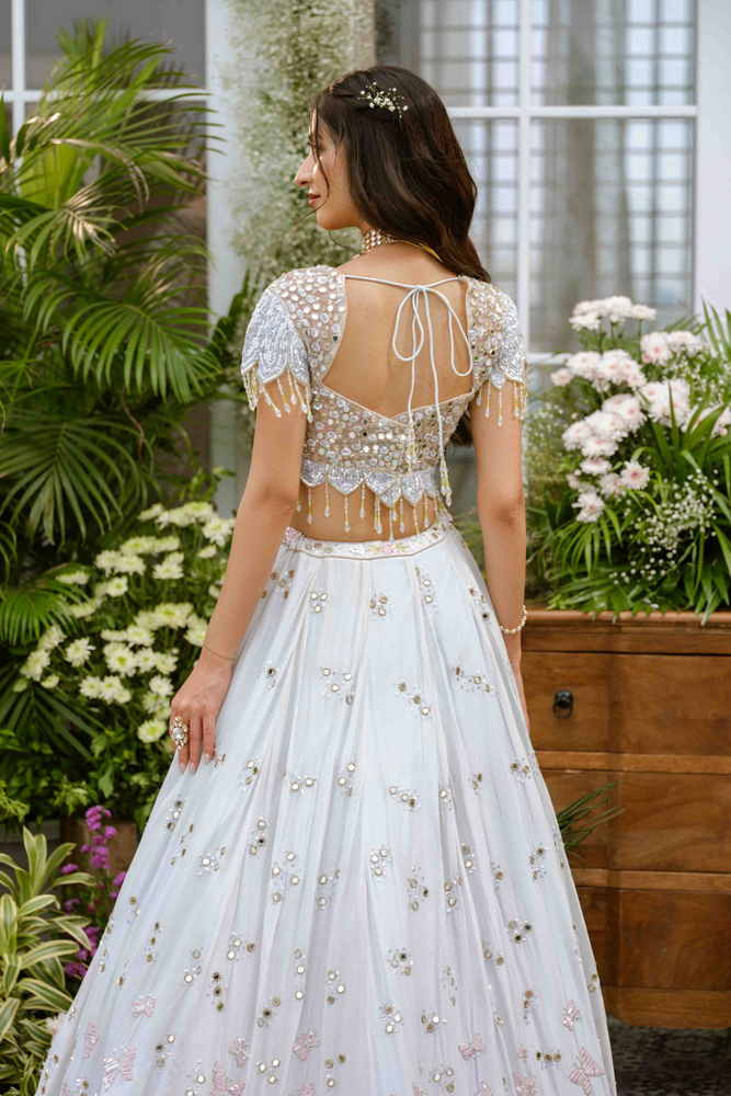Load image into Gallery viewer, Avani Dewdrop Lehenga
